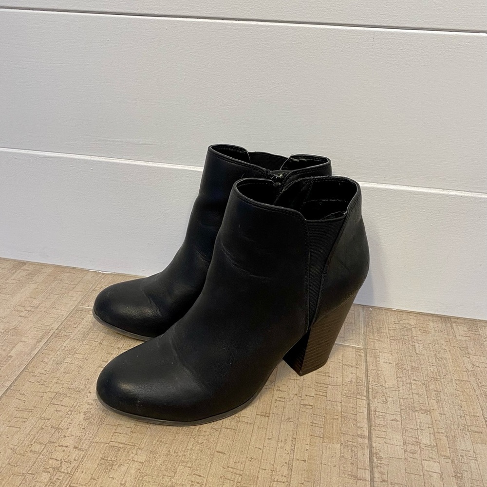 Black heeled booties